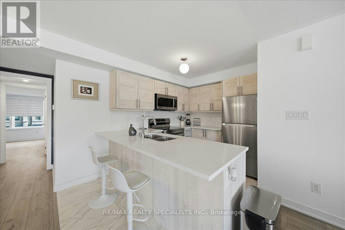 32 Magnolia Lane, Barrie, ON, L9J 0N9 - 9