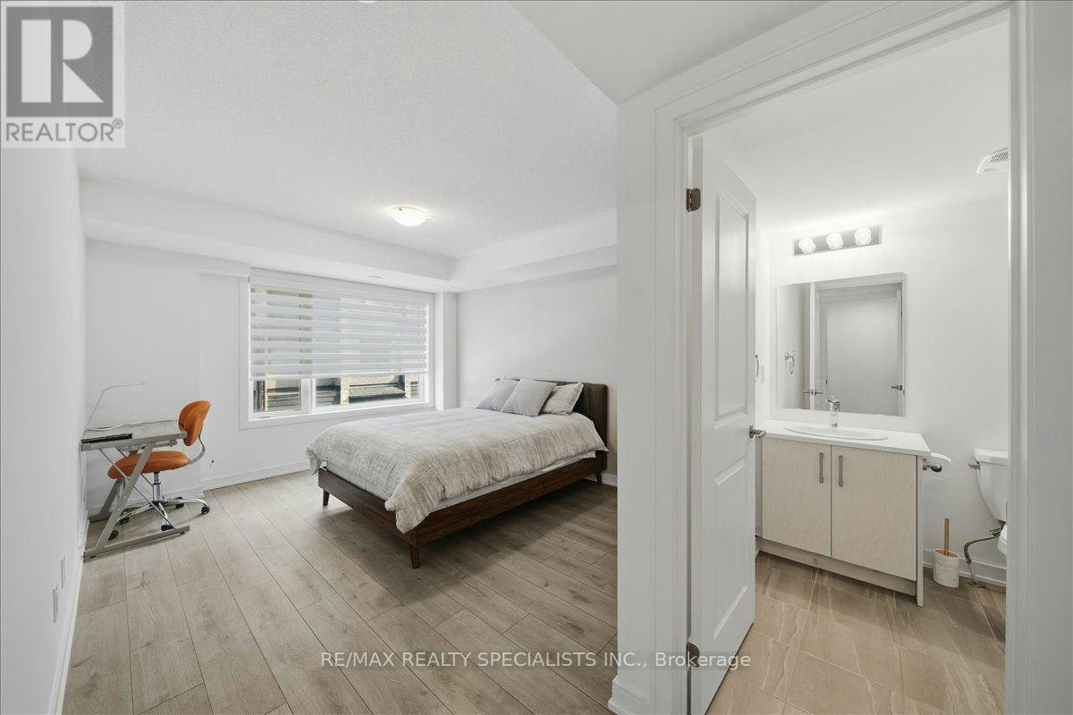 32 Magnolia Lane, Barrie, ON, L9J 0N9 - 10