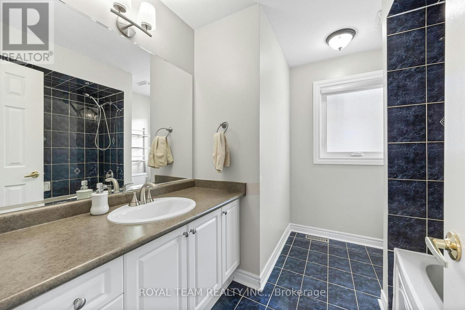 40 Emily Carr Crescent, Caledon, ON, L7E 2K9 - 23