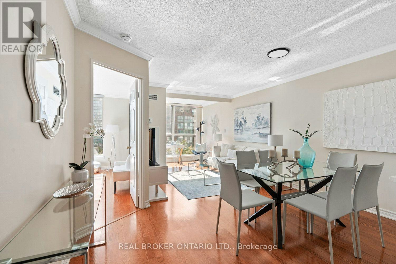 747-24 Southport Street, Toronto, ON, M6S 4Z1