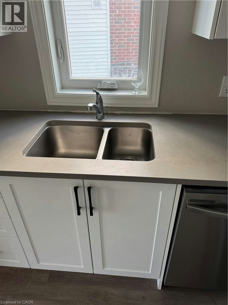 39-265 Chapel Hill Drive, Kitchener, ON, N2R 0S4 - 6