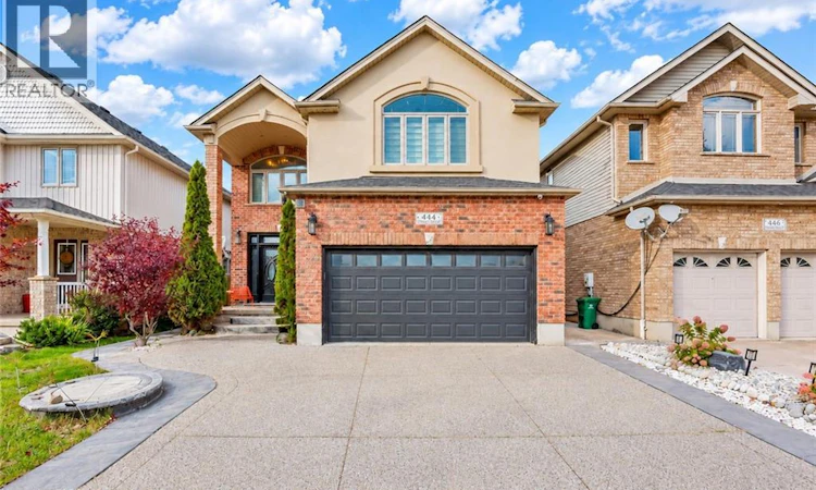 444 Thomas Slee Drive