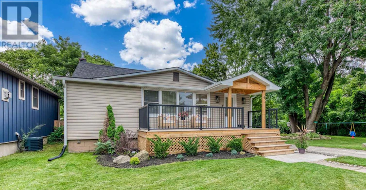 6 Rembe Avenue, Hamilton, ON, L8H 7G6 - 2