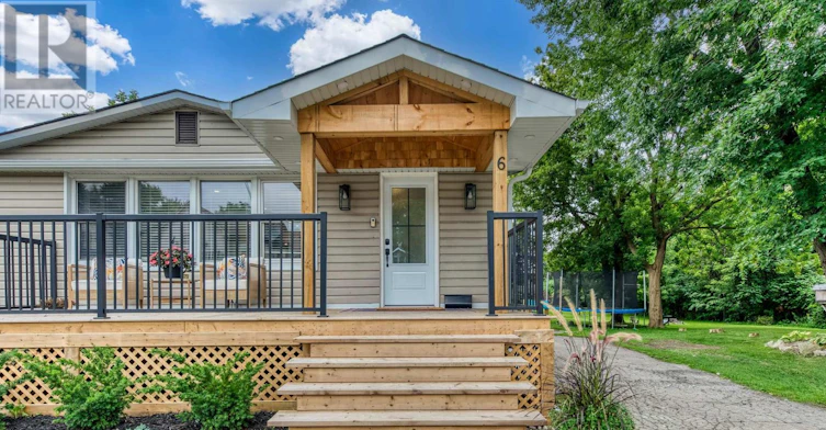 6 Rembe Avenue, Hamilton, ON, L8H 7G6 - 3