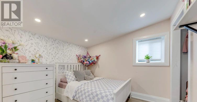 6 Rembe Avenue, Hamilton, ON, L8H 7G6 - 27
