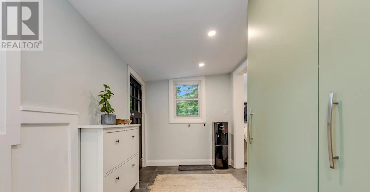 6 Rembe Avenue, Hamilton, ON, L8H 7G6 - 34
