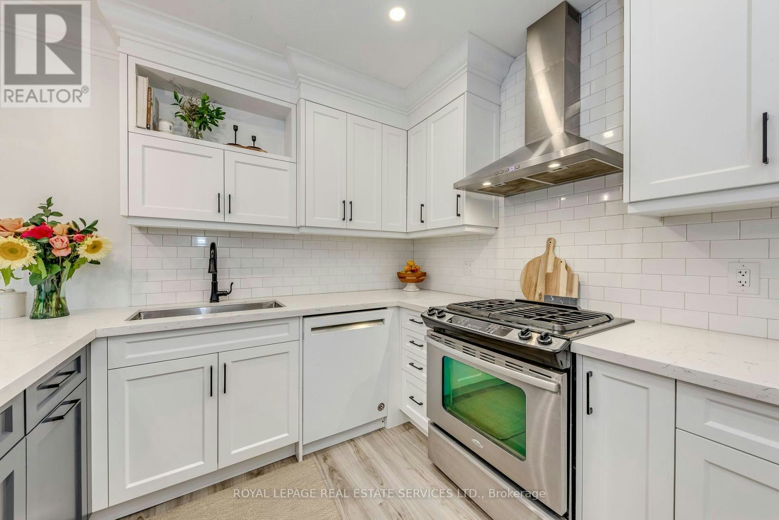 6 Rembe Avenue, Hamilton, ON, L8H 7G6 - 21