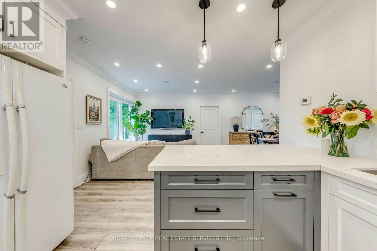 6 Rembe Avenue, Hamilton, ON, L8H 7G6 - 19