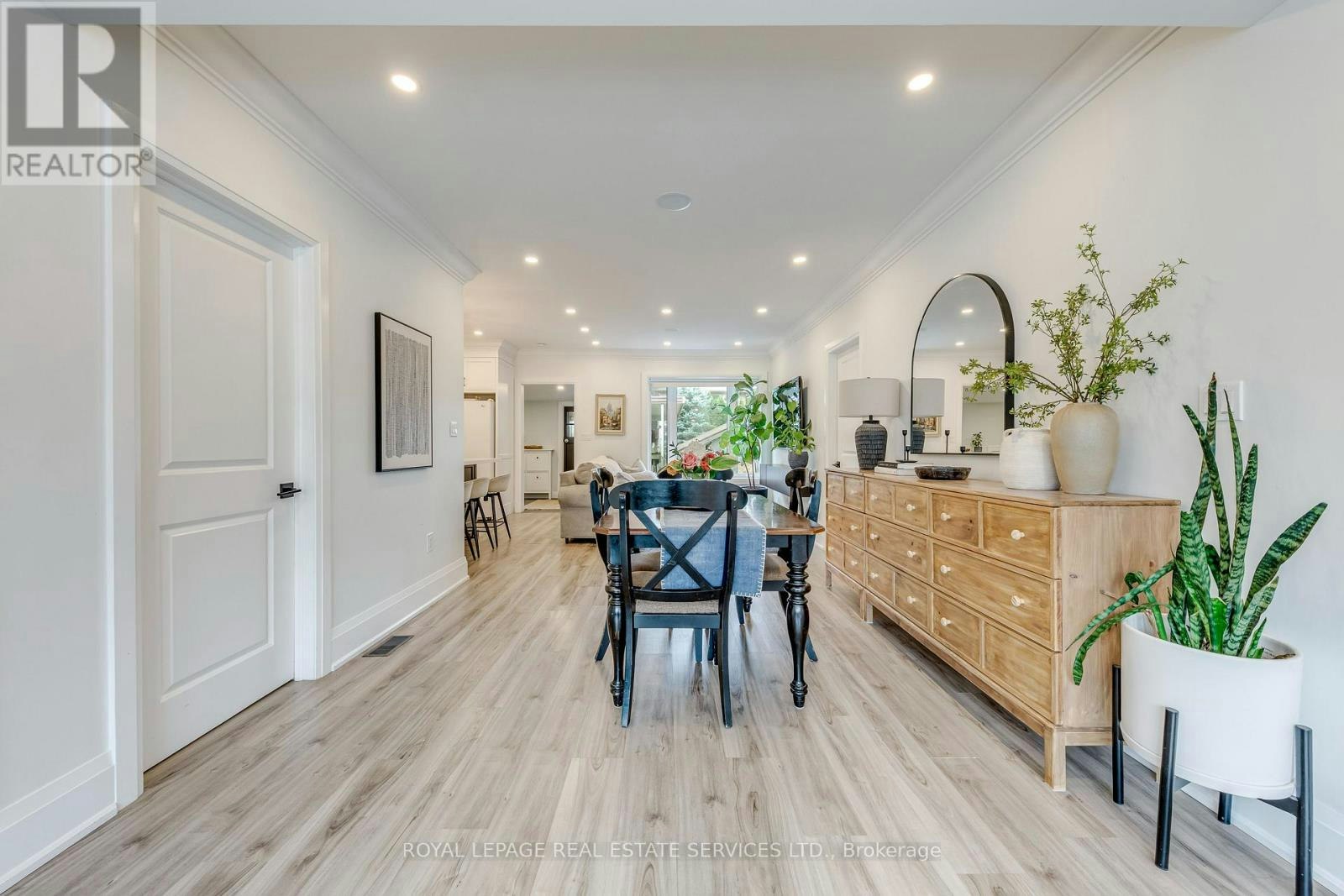 6 Rembe Avenue, Hamilton, ON, L8H 7G6 - 8