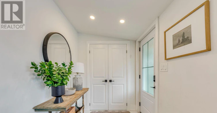 6 Rembe Avenue, Hamilton, ON, L8H 7G6 - 5