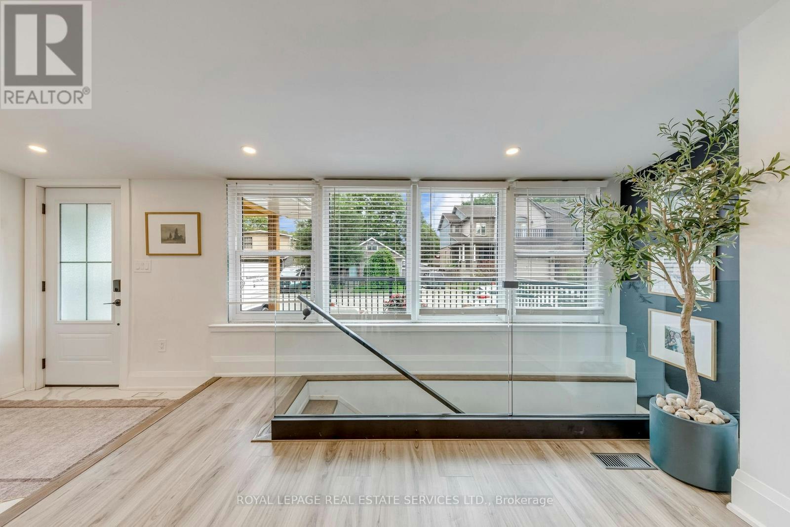 6 Rembe Avenue, Hamilton, ON, L8H 7G6 - 7