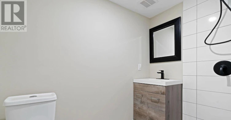 UPPER-23 Somerset Avenue, Hamilton, ON, L8L 2L4 - 24