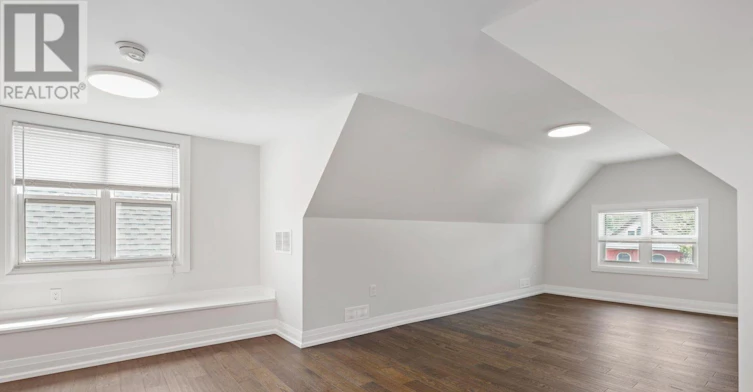 UPPER-23 Somerset Avenue, Hamilton, ON, L8L 2L4 - 18