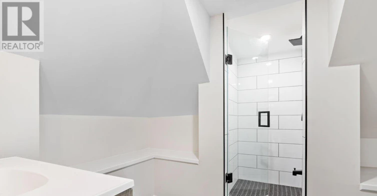 UPPER-23 Somerset Avenue, Hamilton, ON, L8L 2L4 - 22