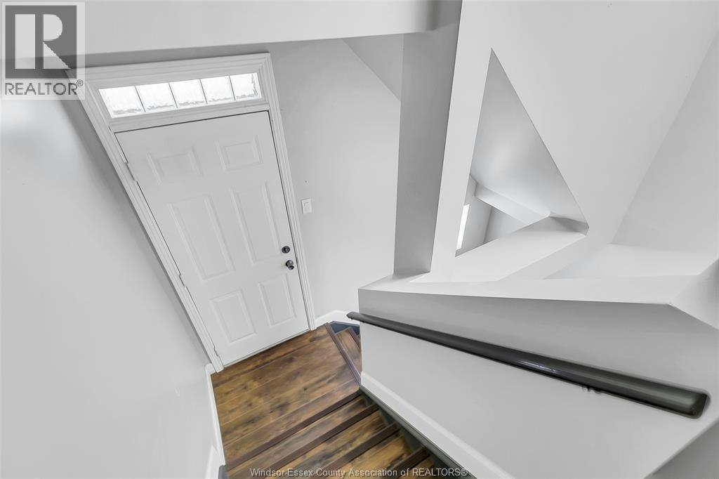 31 2ND FLOOR-33 Giles, Windsor, ON, N9A 4B6 - 24