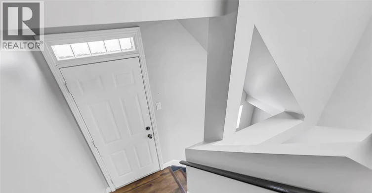 31 2ND FLOOR-33 Giles, Windsor, ON, N9A 4B6 - 24