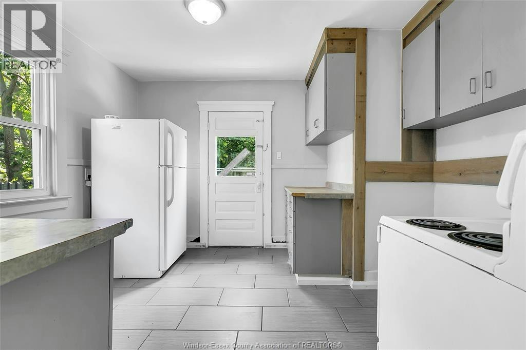 31 2ND FLOOR-33 Giles, Windsor, ON, N9A 4B6 - 16
