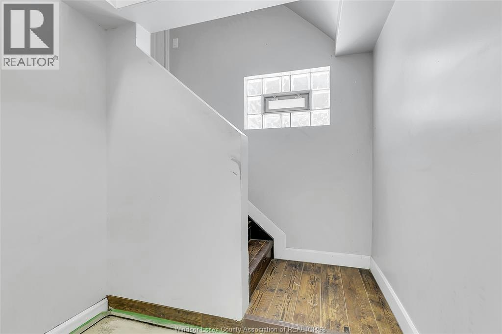 31 2ND FLOOR-33 Giles, Windsor, ON, N9A 4B6 - 25