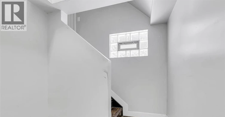 31 2ND FLOOR-33 Giles, Windsor, ON, N9A 4B6 - 25