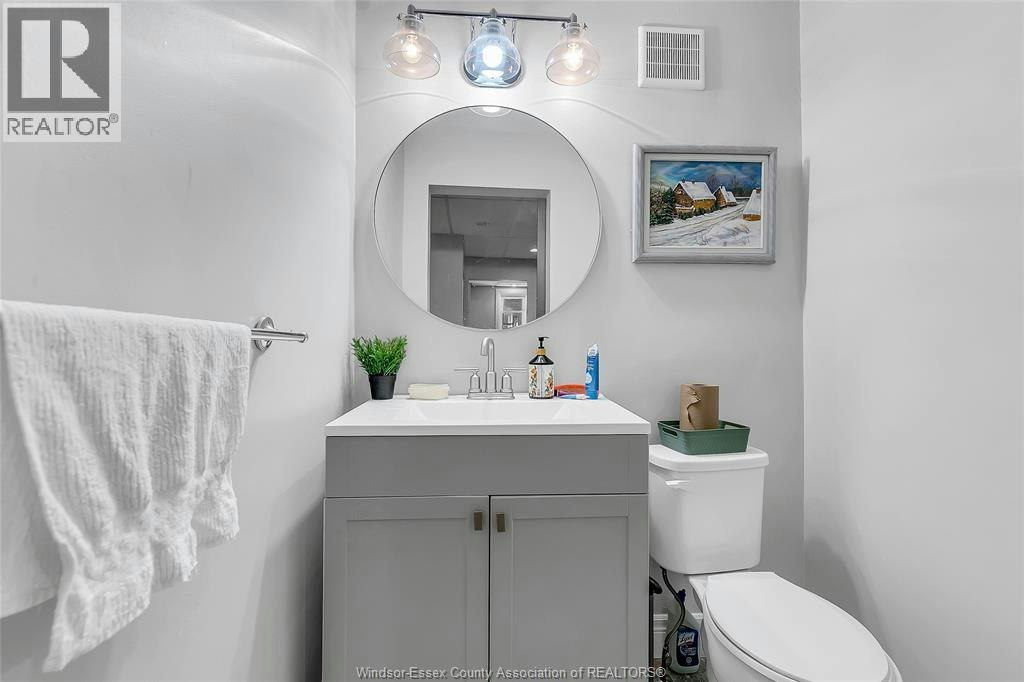 31 2ND FLOOR-33 Giles, Windsor, ON, N9A 4B6 - 8