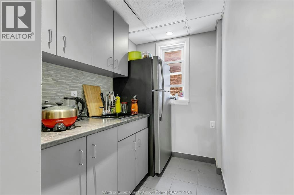 31 2ND FLOOR-33 Giles, Windsor, ON, N9A 4B6 - 6