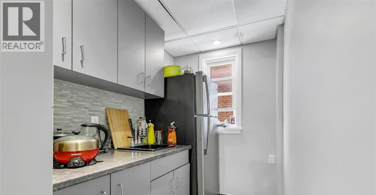 31 2ND FLOOR-33 Giles, Windsor, ON, N9A 4B6 - 6