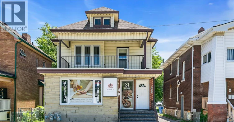 31 2ND FLOOR-33 Giles, Windsor, ON, N9A 4B6