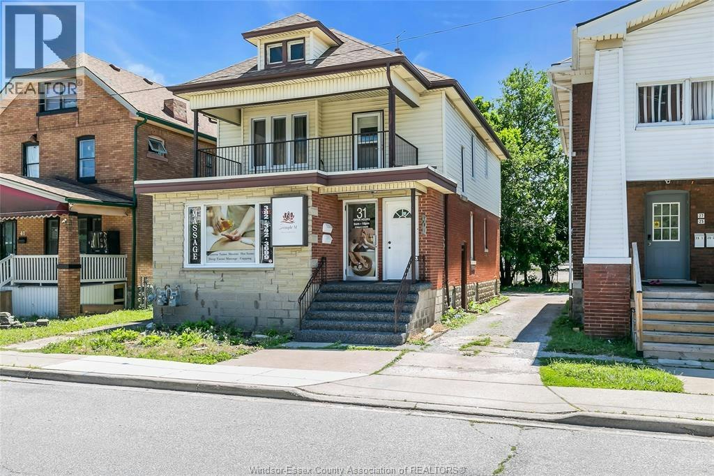31 2ND FLOOR-33 Giles, Windsor, ON, N9A 4B6 - 2