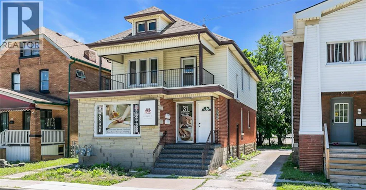 31 2ND FLOOR-33 Giles, Windsor, ON, N9A 4B6 - 2