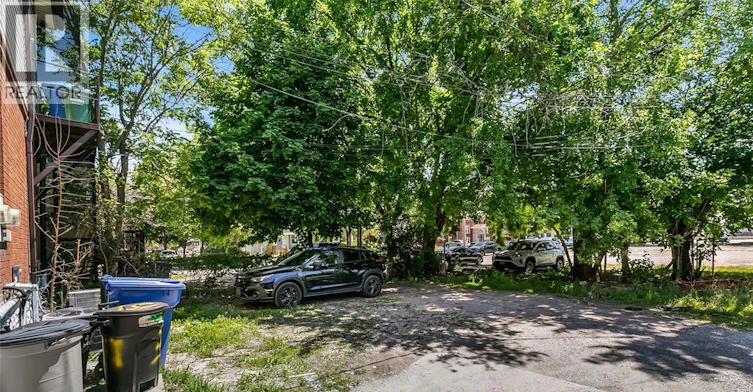 31 2ND FLOOR-33 Giles, Windsor, ON, N9A 4B6 - 31