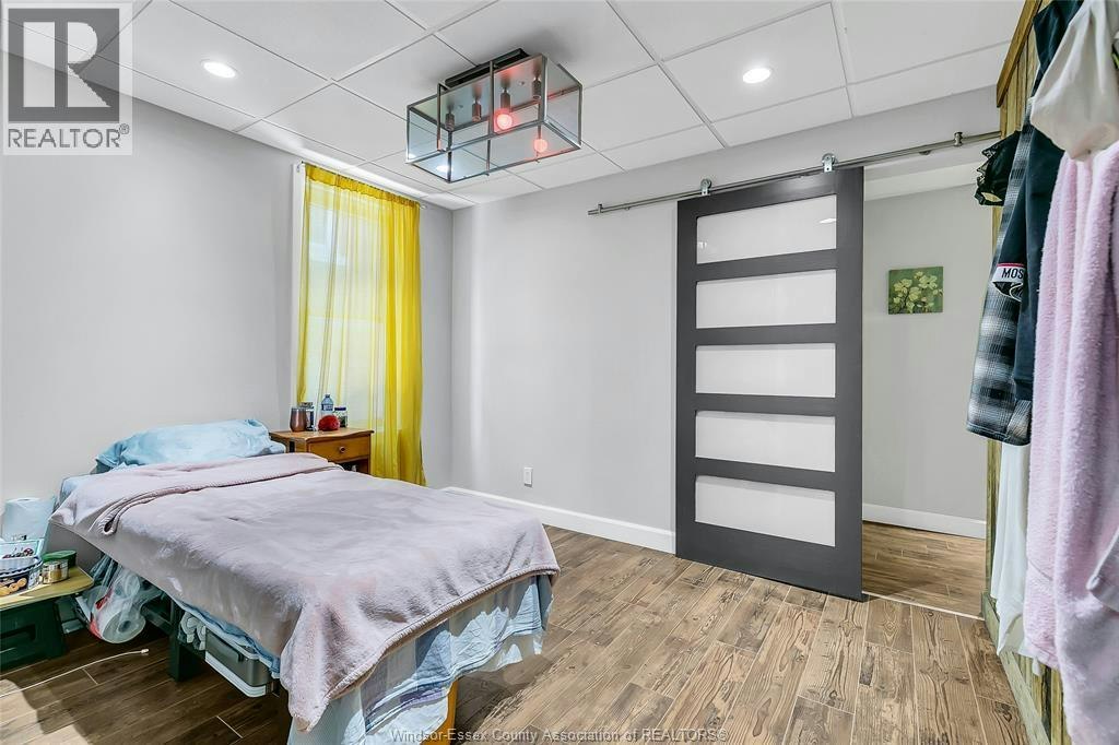 31 2ND FLOOR-33 Giles, Windsor, ON, N9A 4B6 - 5