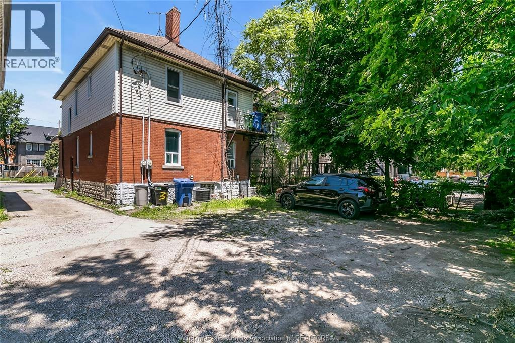 31 2ND FLOOR-33 Giles, Windsor, ON, N9A 4B6 - 30