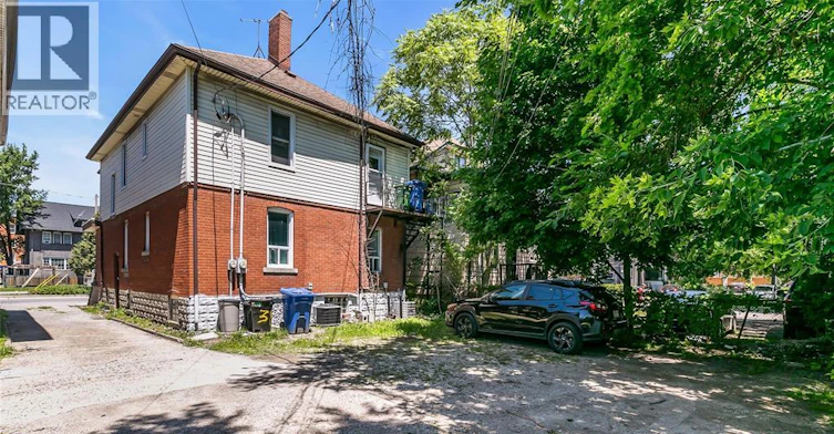 31 2ND FLOOR-33 Giles, Windsor, ON, N9A 4B6 - 30