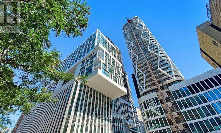 1406-238 Simcoe Street W