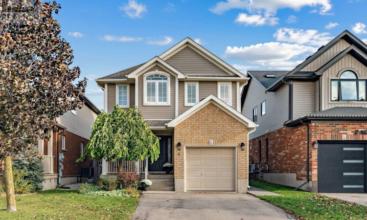 4 Murray Court