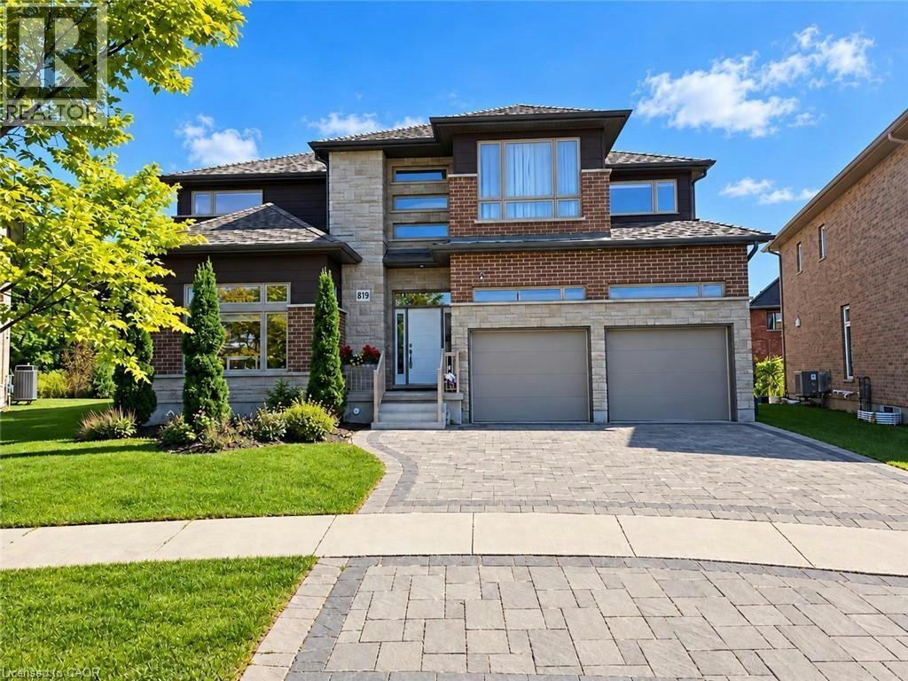 819 Sundrops Court, Waterloo, ON, N2V 0C5