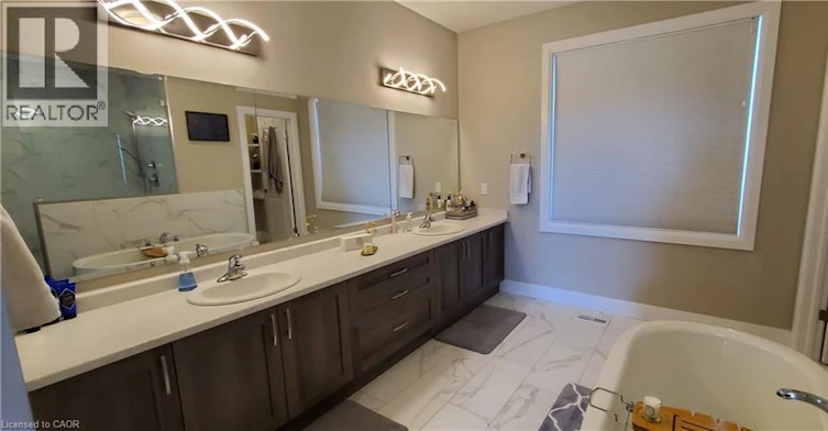 819 Sundrops Court, Waterloo, ON, N2V 0C5 - 42
