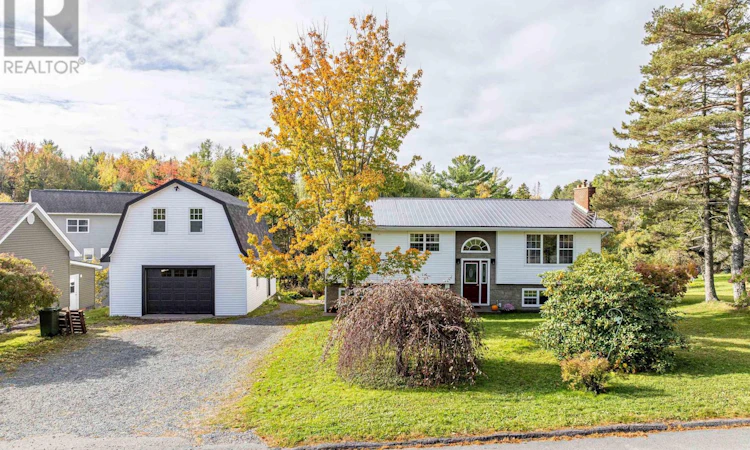 49 Mayflower Avenue