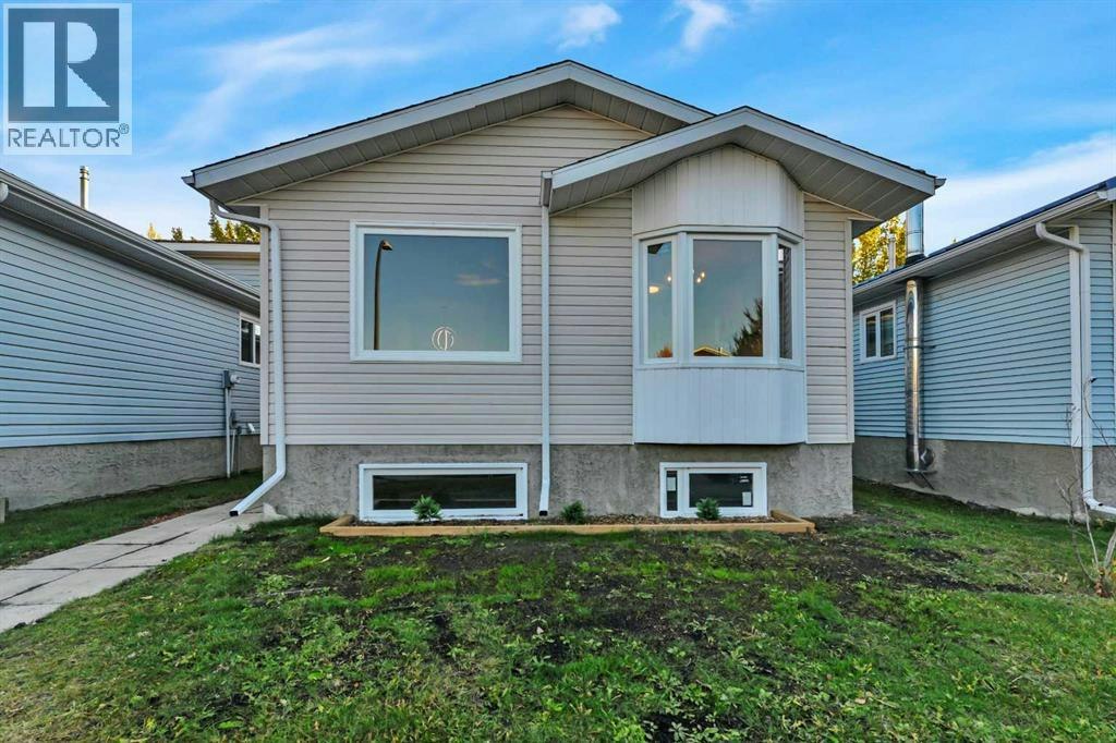 65 Roberts Crescent, Red Deer, AB, T4P 3K7