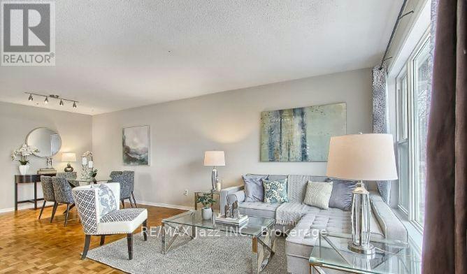 676 Mountview Place, Newmarket, ON, L3Y 3P7 - 3