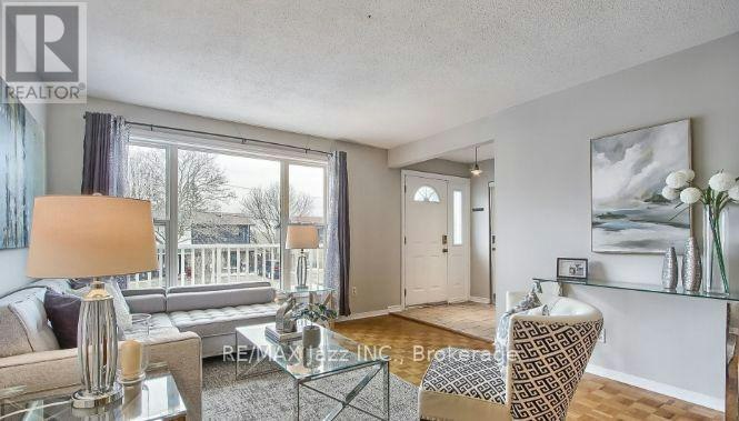 676 Mountview Place, Newmarket, ON, L3Y 3P7 - 2