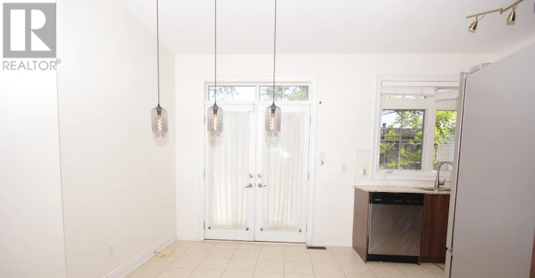 7 Slingsby Lane, Toronto, ON, M2N 0H7 - 8