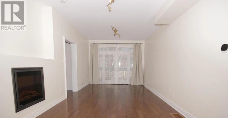 7 Slingsby Lane, Toronto, ON, M2N 0H7 - 4
