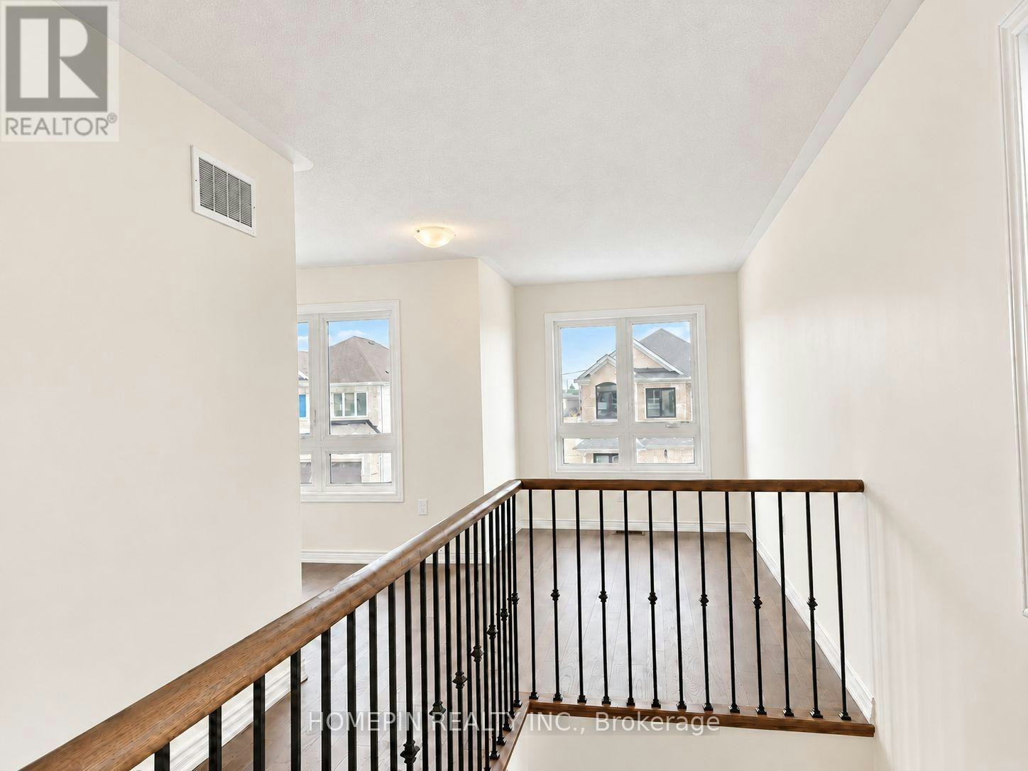 21 Phoenix Boulevard, Barrie, ON, L9S 2Z4 - 11