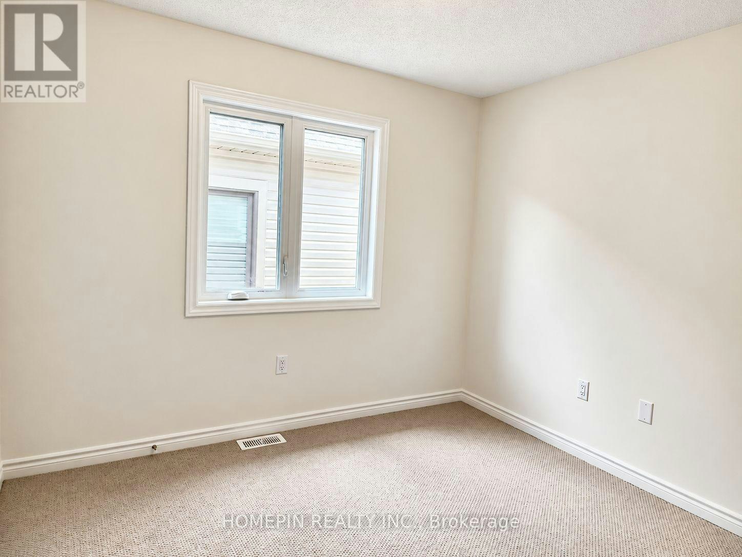 21 Phoenix Boulevard, Barrie, ON, L9S 2Z4 - 17