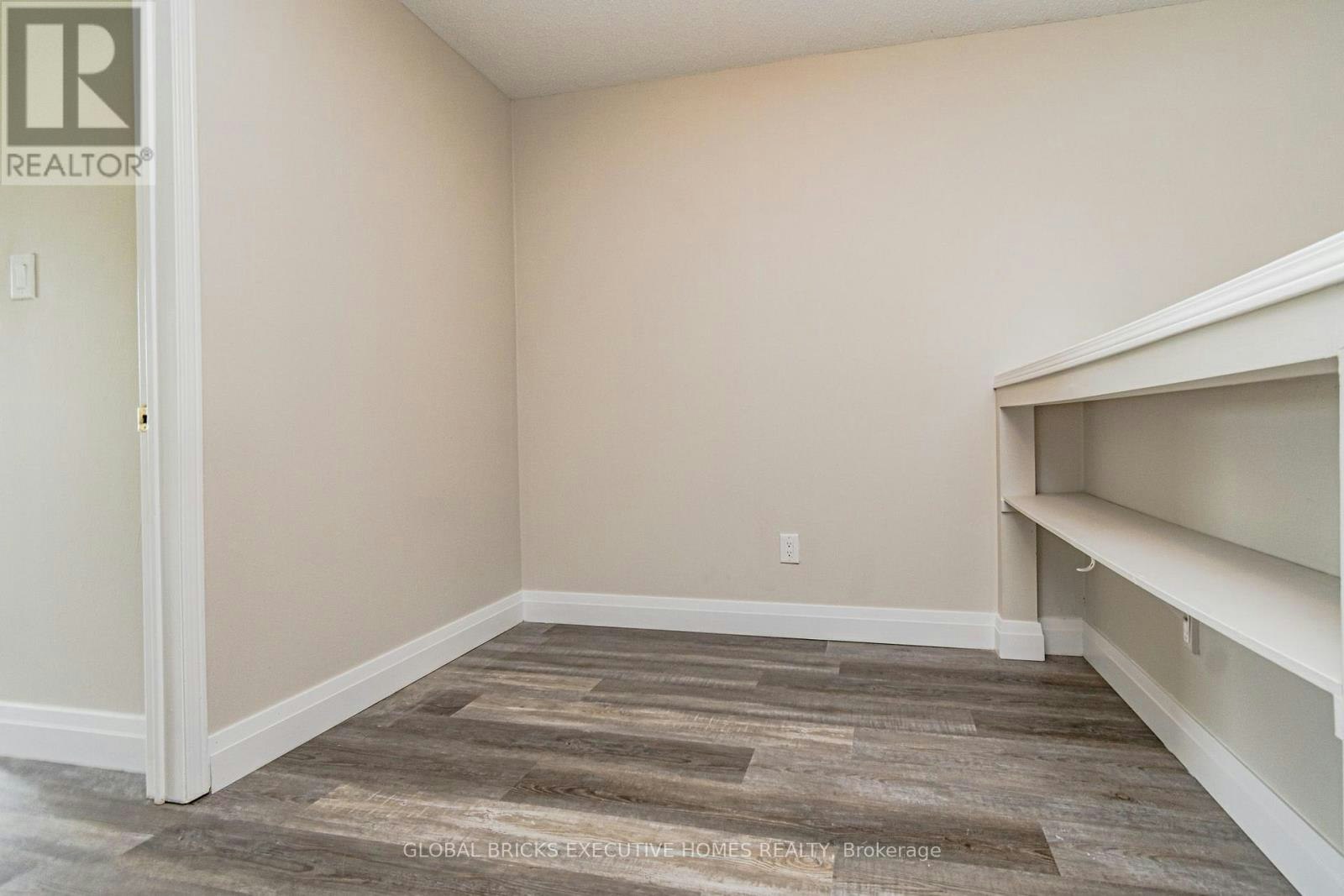 5100 Lampman Avenue, Burlington, ON, L7L 6L1 - 17