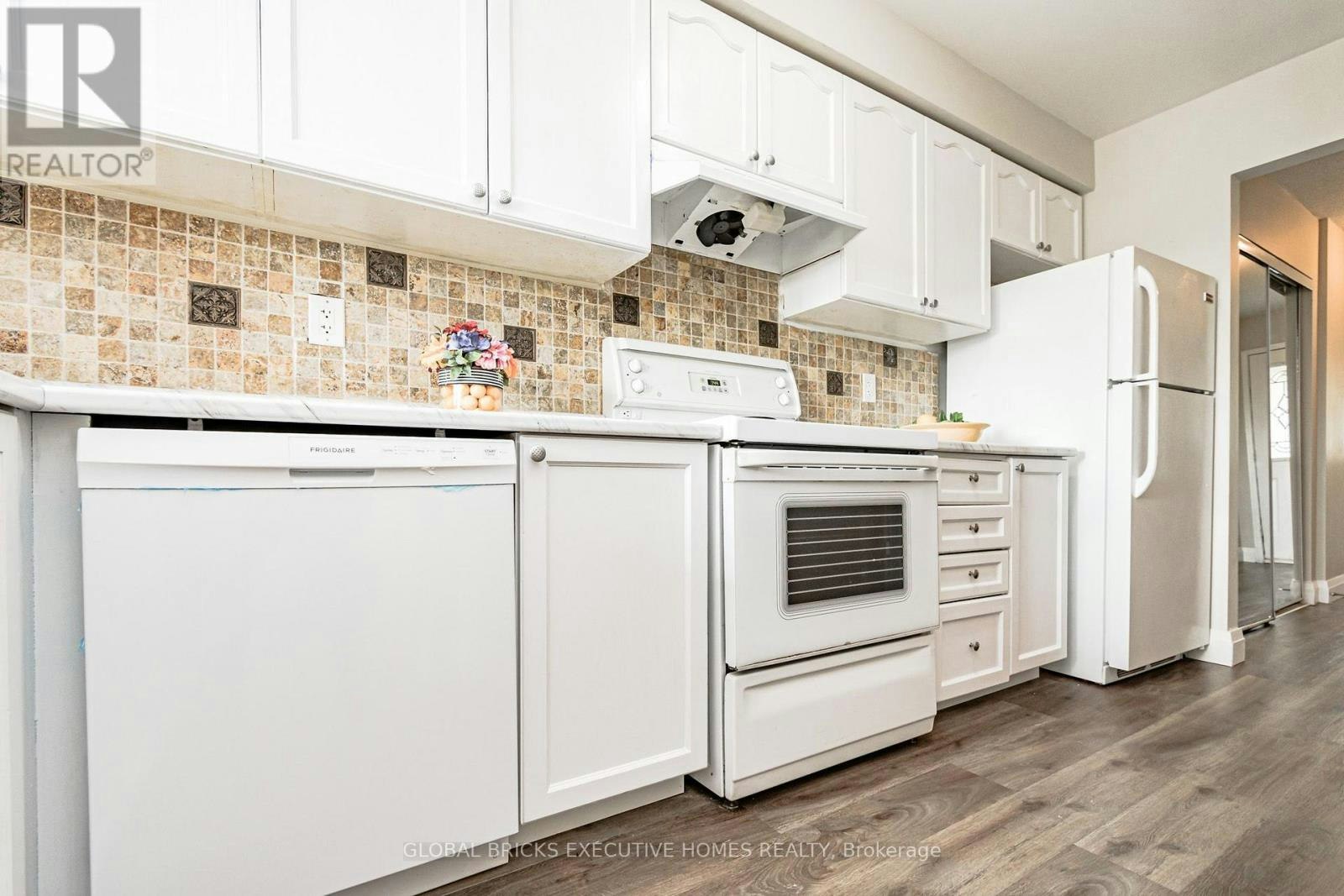 5100 Lampman Avenue, Burlington, ON, L7L 6L1 - 10