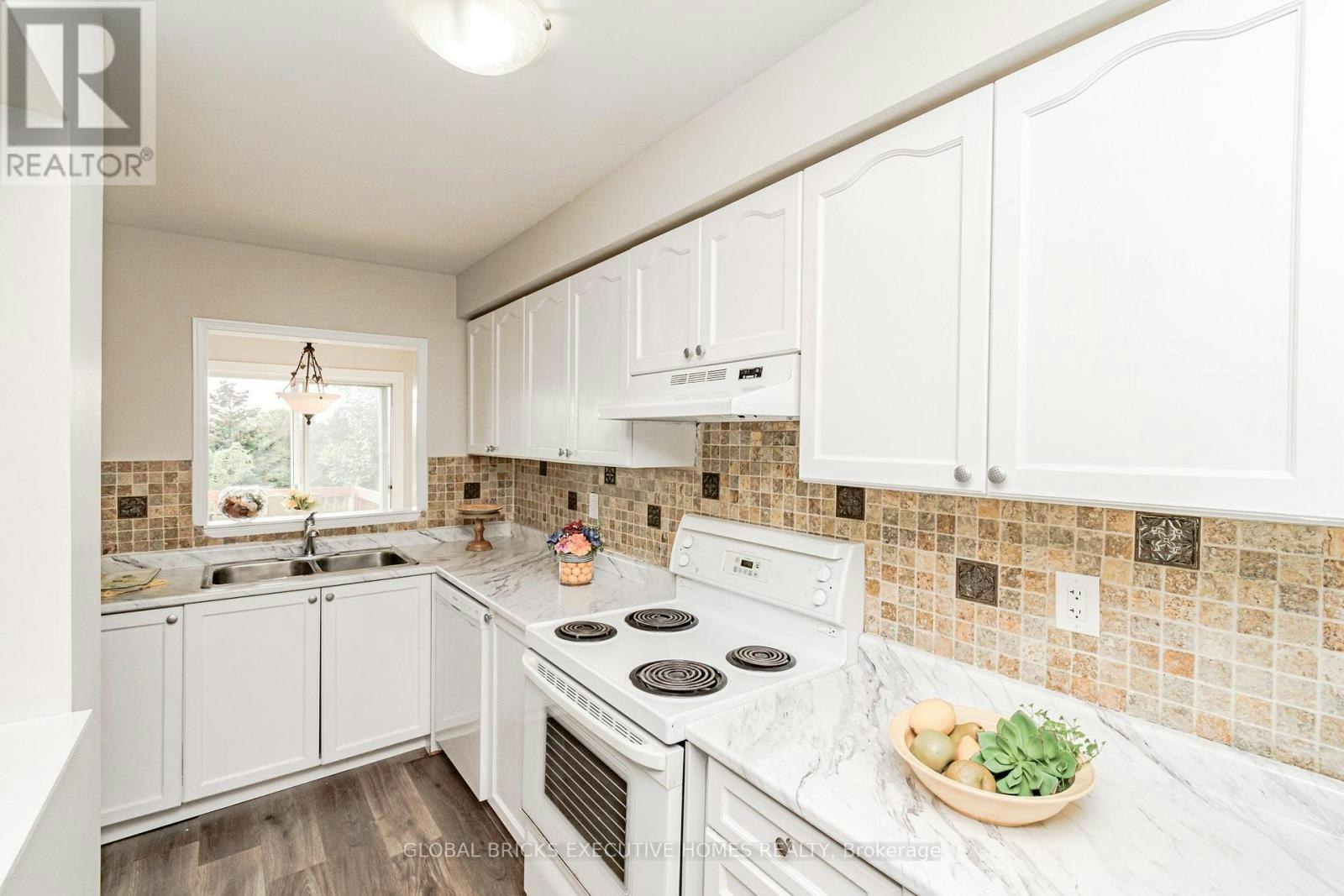 5100 Lampman Avenue, Burlington, ON, L7L 6L1 - 11