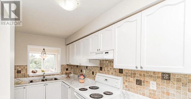5100 Lampman Avenue, Burlington, ON, L7L 6L1 - 11