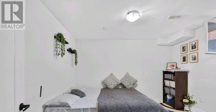 BSMT-82 Humberstone Crescent, Brampton, ON, L7A 4C1 - 11